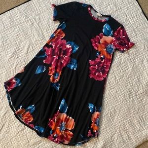 Casual flower dress SIZE: medium